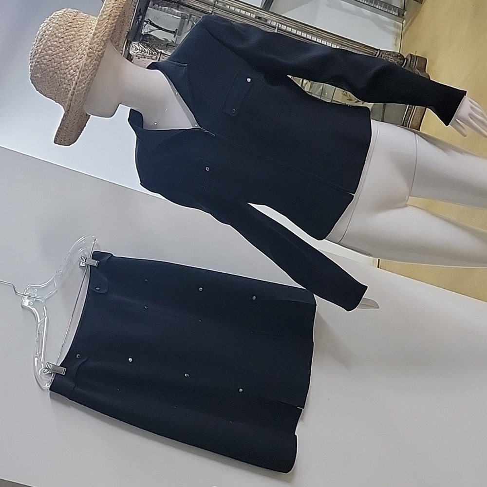 CARLISLE 2 PIECE Blazer Zip Down and Matching Skirt Size 10
